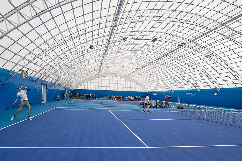 Теннисный корт