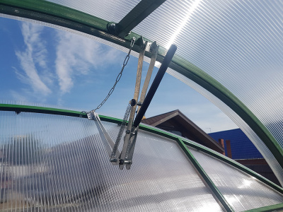 Avtomat_dlya_provetrivaniya_teplic_Rossiya_Daniya_(2_pruzhiny)_2